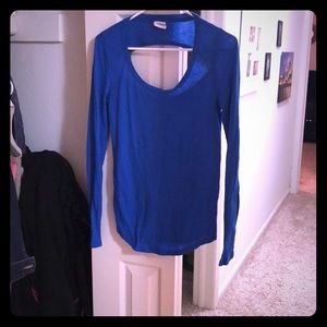 Long sleeve open back shirt